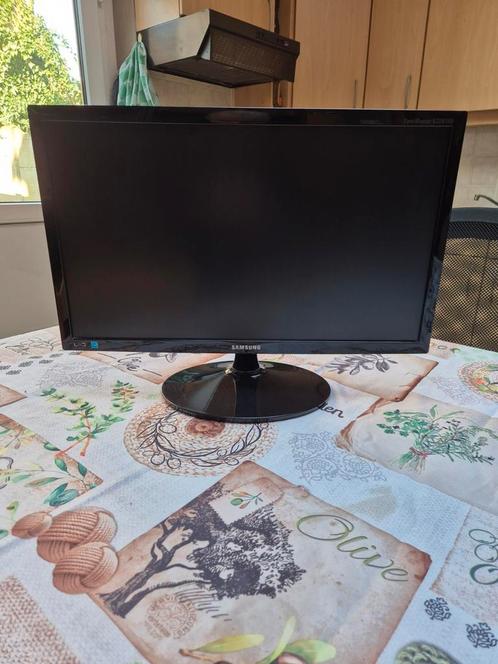 Samsung 22inch FullHD, Computers en Software, Monitoren, Zo goed als nieuw, HDMI, VGA, Ophalen of Verzenden