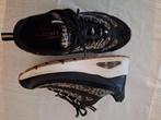 A vendre chaussure femme SKETCHERS point 38, Ophalen, Zwart, Zo goed als nieuw, Sneakers