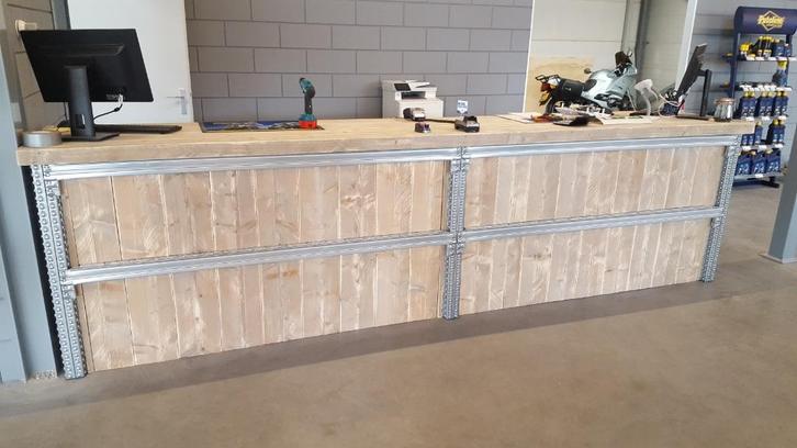 Unieke industriele toonbank, toog van steigerhout en staal, Zakelijke goederen, Kantoor en Winkelinrichting | Kantoorartikelen