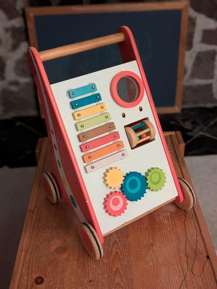 Chariot de marche en bois Eurekakids (Multi-activités), Kinderen en Baby's, Speelgoed | Houten speelgoed, Gebruikt, Duw- of Trekspeelgoed