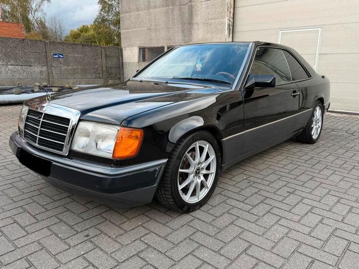 Mercedes 230 CE W124 Coupé 1990 – Oldtimer  – 160.000 km, Auto's, Oldtimers, Particulier, Benzine, Coupé, Handgeschakeld, Ophalen