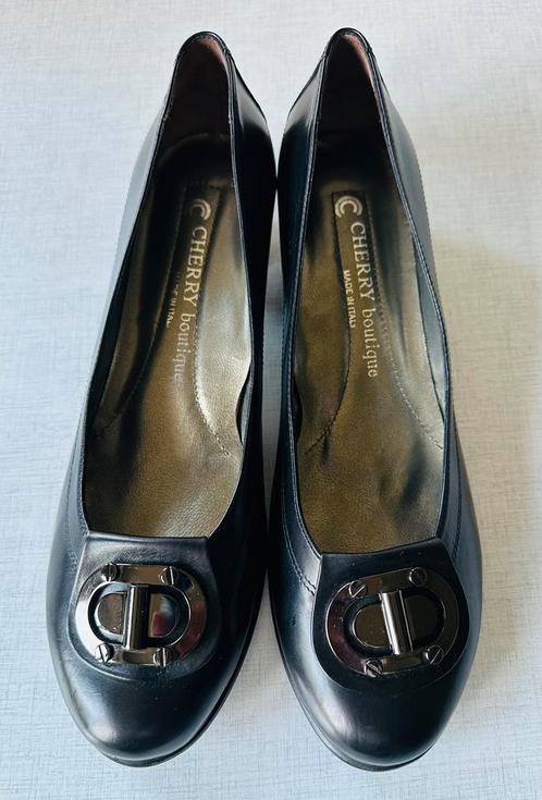 Escarpins en cuir noir, pointure 39 1/2, Vêtements | Femmes, Chaussures, Neuf