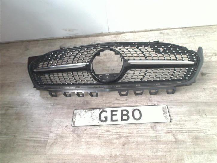 GRILLE Mercedes-Benz CLA (118.3) (01-2019/-), Auto-onderdelen, Carrosserie, Mercedes-Benz, Gebruikt