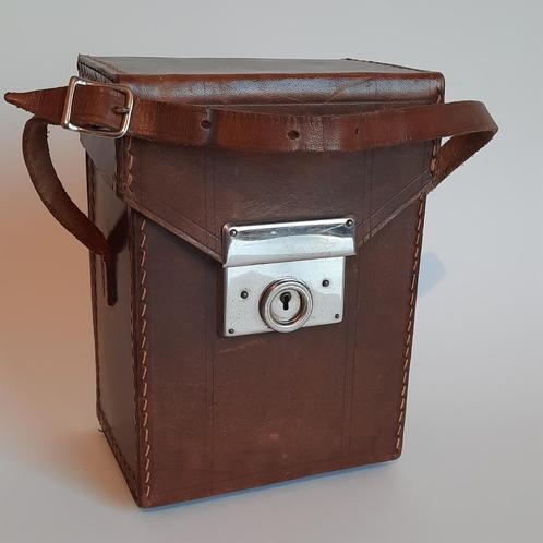 Stevige lederen vintage camera hoes - 16 x11 x 8 cm, Audio, Tv en Foto, Foto | Cameratassen, Gebruikt, Overige typen, Overige merken
