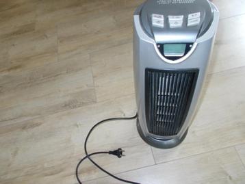 Ventilateur colonne « Exclusif » 2000 W rotatif à froid/chau disponible aux enchères