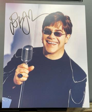 Foto met handtekening van Sir Elton John beschikbaar voor biedingen