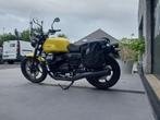 Moto Guzzi V7 Stone - 2023 - 3300km - garantie, Motoren, Motoren | Moto Guzzi, 2 cilinders, Bedrijf, Meer dan 35 kW, 850 cc