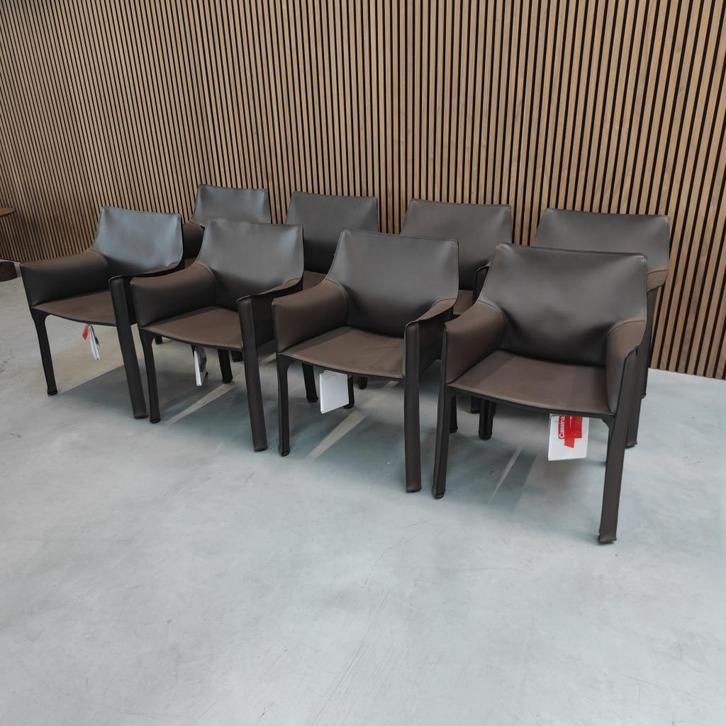 Cassina Cab 413, Antiek en Kunst, Antiek | Meubels | Stoelen en Sofa's, Ophalen of Verzenden