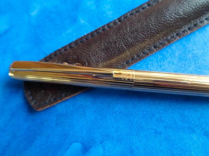 Stylo Mont Blanc Germany doré. Vintage, Verzamelen, Pennenverzamelingen, Gebruikt, Vulpen, Mont Blanc, Verzenden