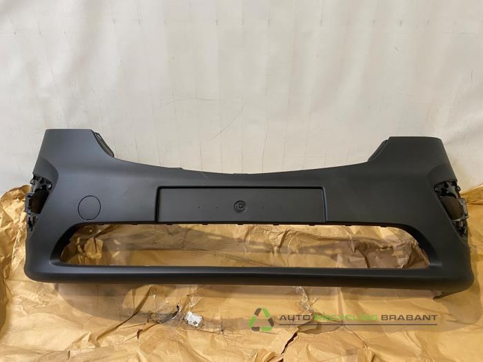 Voorbumper van een Opel Vivaro, Auto-onderdelen, Carrosserie, Bumper, Opel, Gebruikt, 3 maanden garantie