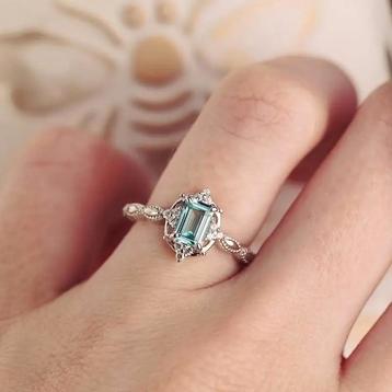 Mooie Ring voor dames - maat 8 of 57mm beschikbaar voor biedingen