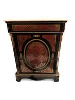 Boulle eendeurskast Napoleon III, Ophalen