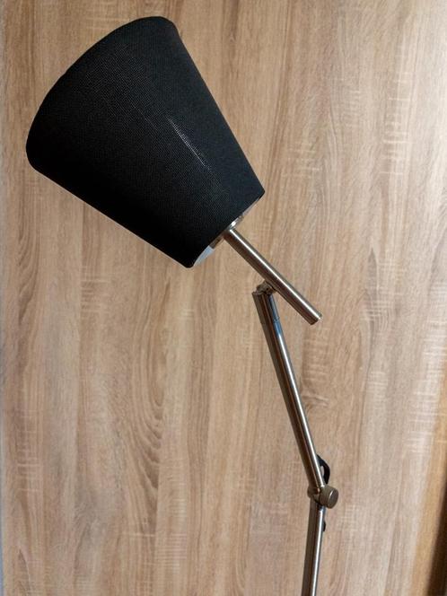 Lampe moderne sur pied, abat-jour noir, Maison & Meubles, Lampes | Lampadaires, Comme neuf, 100 à 150 cm, Métal, Enlèvement