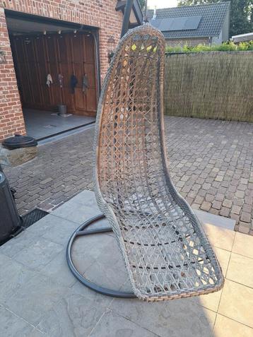 Eggchair (Hangstoel met frame )