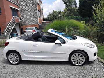 Peugeot 207 Cabriolet 1.6 i Phase 2 White édition, Cuir, 976, Autos, Cuir, Euro 5, 139 g/km, Boîte manuelle