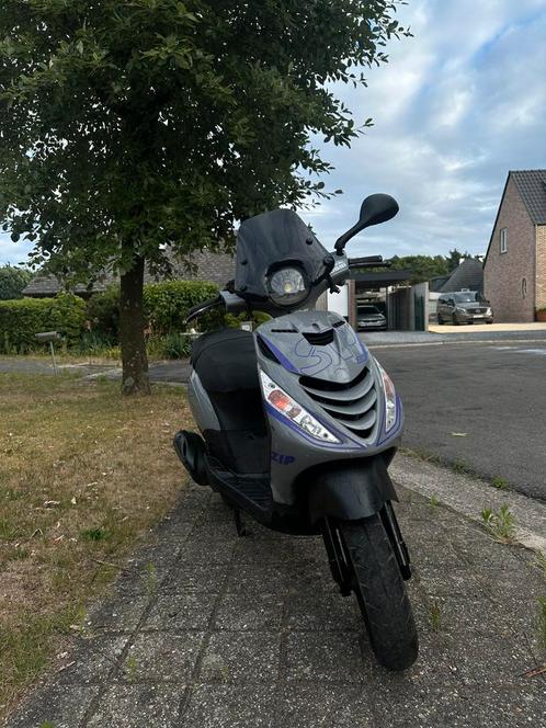 Zip 50cc volledig origineel A klasse, Fietsen en Brommers, Scooters | Piaggio, Zo goed als nieuw, Zip, Ophalen of Verzenden