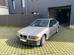 BMW 318i  1993 ancêtre  132000 km, Argent ou Gris, Achat, 5 portes, Berline