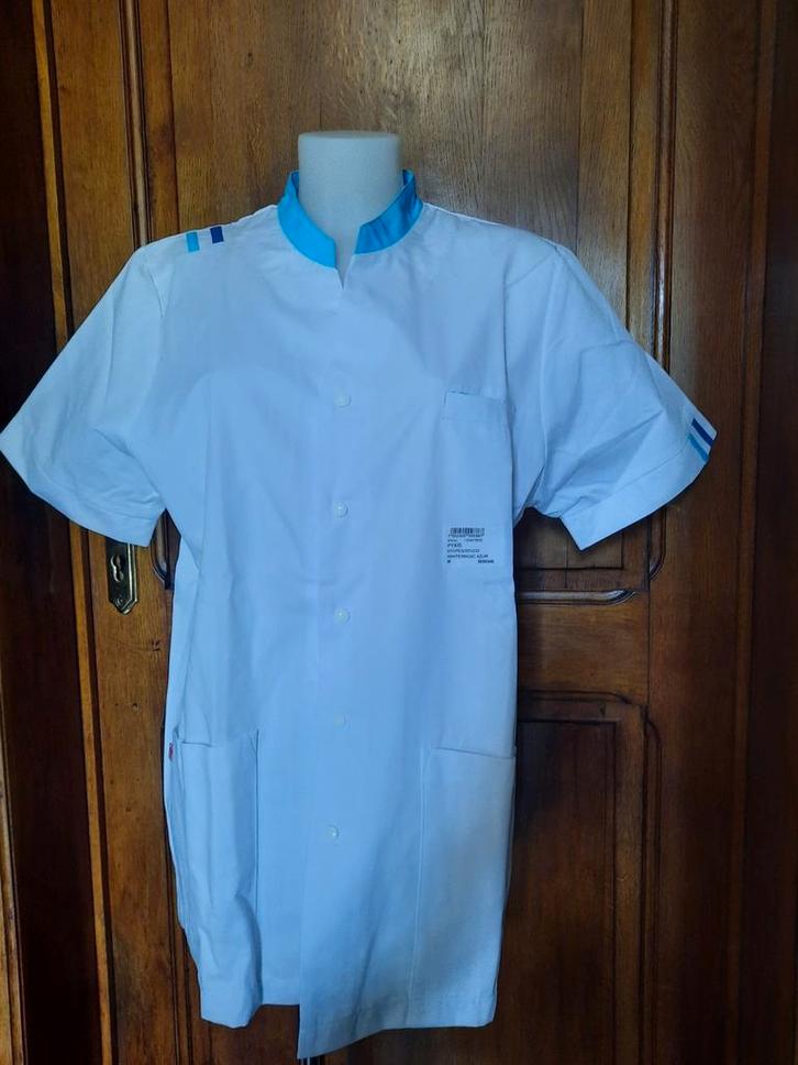 Tunique de soins / blouse infirmière à pressions (M), Kleding | Dames, Blouses en Tunieken, Nieuw, Maat 38/40 (M), Wit, Ophalen of Verzenden