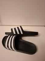 Adidas slippers zwart/wit maat 43 – NIEUW, Slippers, Zwart, Nieuw, Ophalen of Verzenden