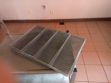 RVS bakroosters beschikbaar voor biedingen