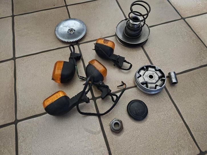 peugeot fox 1 lot de pièces., Fietsen en Brommers, Brommers | Peugeot, Fox, Ophalen of Verzenden