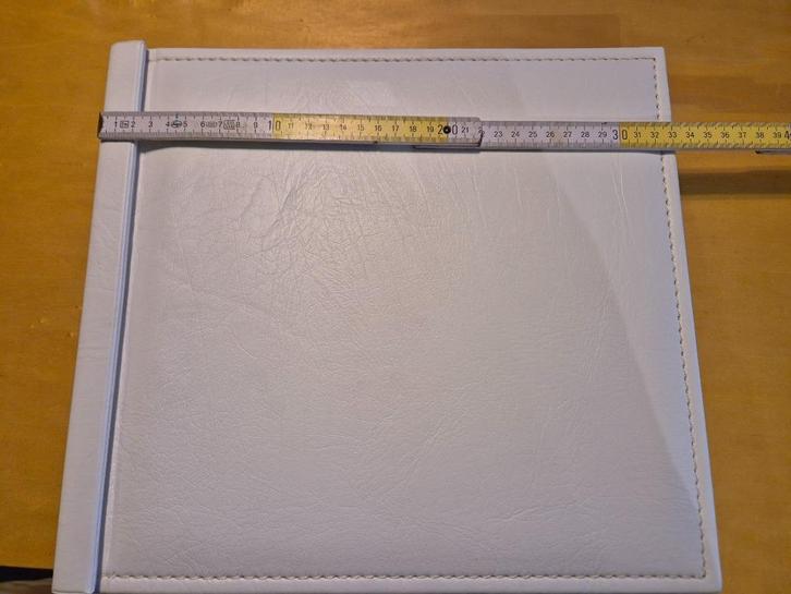 2 grote vintage Fotoalbums in wit leder (1982), Audio, Tv en Foto, Fotoalbums en Accessoires, Fotoalbum, Ophalen of Verzenden