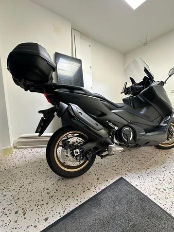 Trottinette pour moto Yamaha T max 560 disponible aux enchères