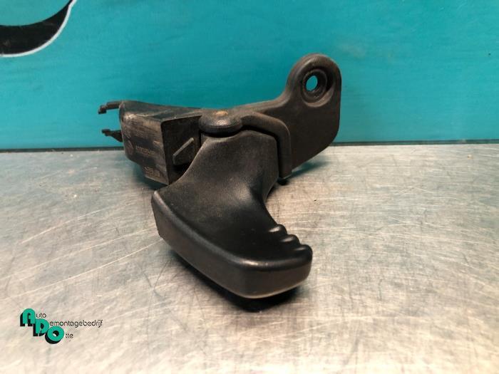 Poignée portière 2portes gauche d'un Renault Twingo (Twing, Autos : Pièces & Accessoires, Carrosserie & Tôlerie, Renault, Utilisé