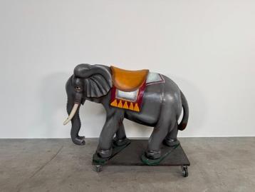 Plateau tournant en bois en forme d'éléphant, Antiquités & Art, Enlèvement