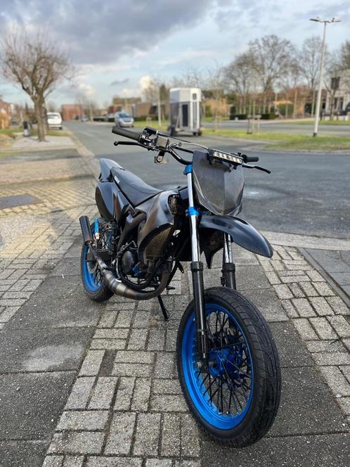 Yamaha dt77, Fietsen en Brommers, Brommeronderdelen | Scooters, Nieuw, Yamaha, Carburateur, Ophalen