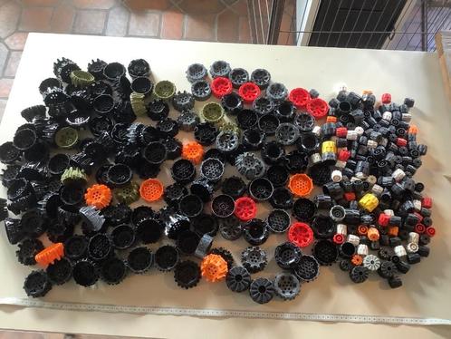 Lego lot grote plastieken wielen, Kinderen en Baby's, Speelgoed | Duplo en Lego, Zo goed als nieuw, Lego, Losse stenen, Ophalen of Verzenden