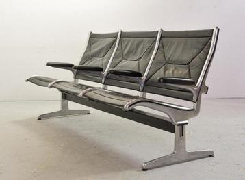 GROTE COLLECTIE VINTAGE SALE VAN SOFA'S & BANKEN OP VOORRAAD beschikbaar voor biedingen