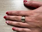 Goudkleurige ring, IJzer of Staal, 19 tot 20, Ophalen of Verzenden, Zo goed als nieuw