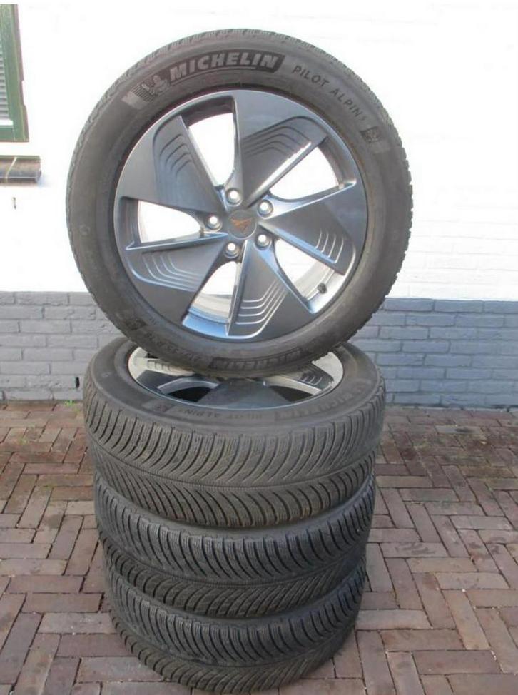 CUPRA BORN WINTERSET - 215/55/R18 MICHELIN, Auto-onderdelen, Banden en Velgen, Banden en Velgen, Winterbanden, 18 inch, 215 mm