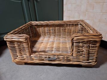 Hondenmand Surplus Collection beschikbaar voor biedingen