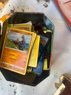 Pokemon kaarten en doos, Hobby en Vrije tijd, Verzamelkaartspellen | Pokémon, Ophalen, Zo goed als nieuw