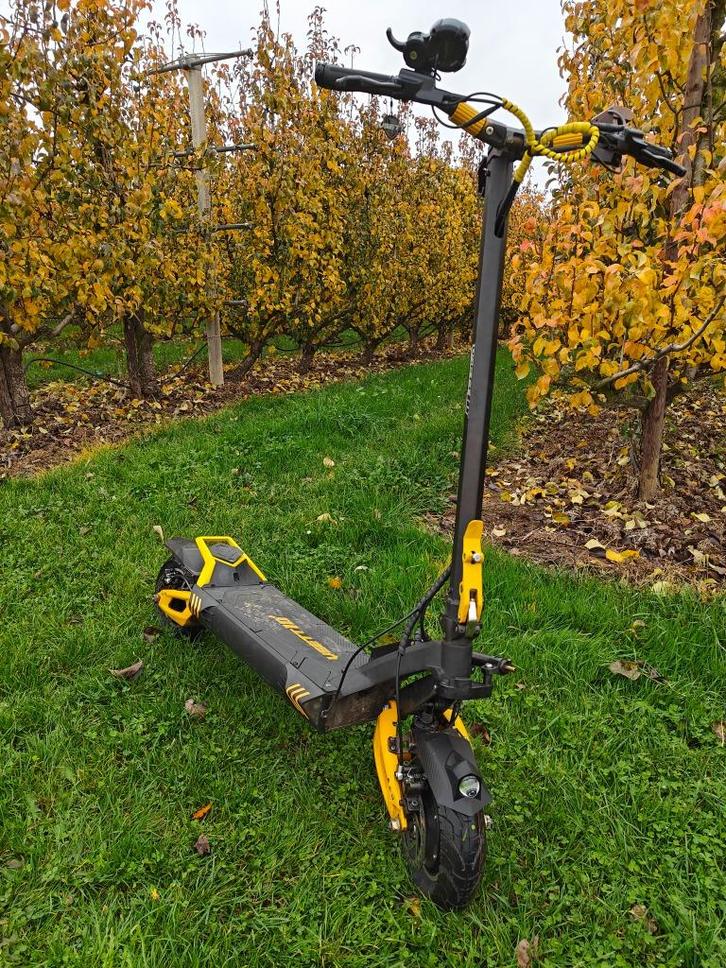 Vsett 10+, Fietsen en Brommers, Steps, Gebruikt, Elektrische step (E-scooter), Ophalen