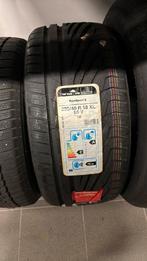 2 pneus Uniroyal 235/40/18 avec support, Enlèvement