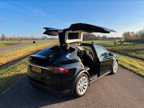 Tesla Model X 75D onbeperkt gratis laden, Autos, Tesla, Particulier, Model X, Électrique, MPV ou Monospace, 5 portes, Noir, Beige