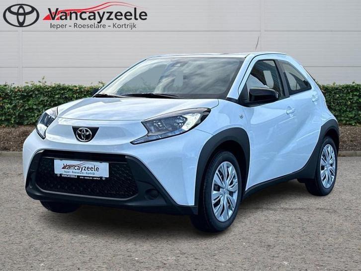 Toyota Aygo X play+cam+DAB+applecarplay+androidauto, Auto's, Toyota, Aygo, Adaptive Cruise Control, Airbags, Airconditioning, Bluetooth