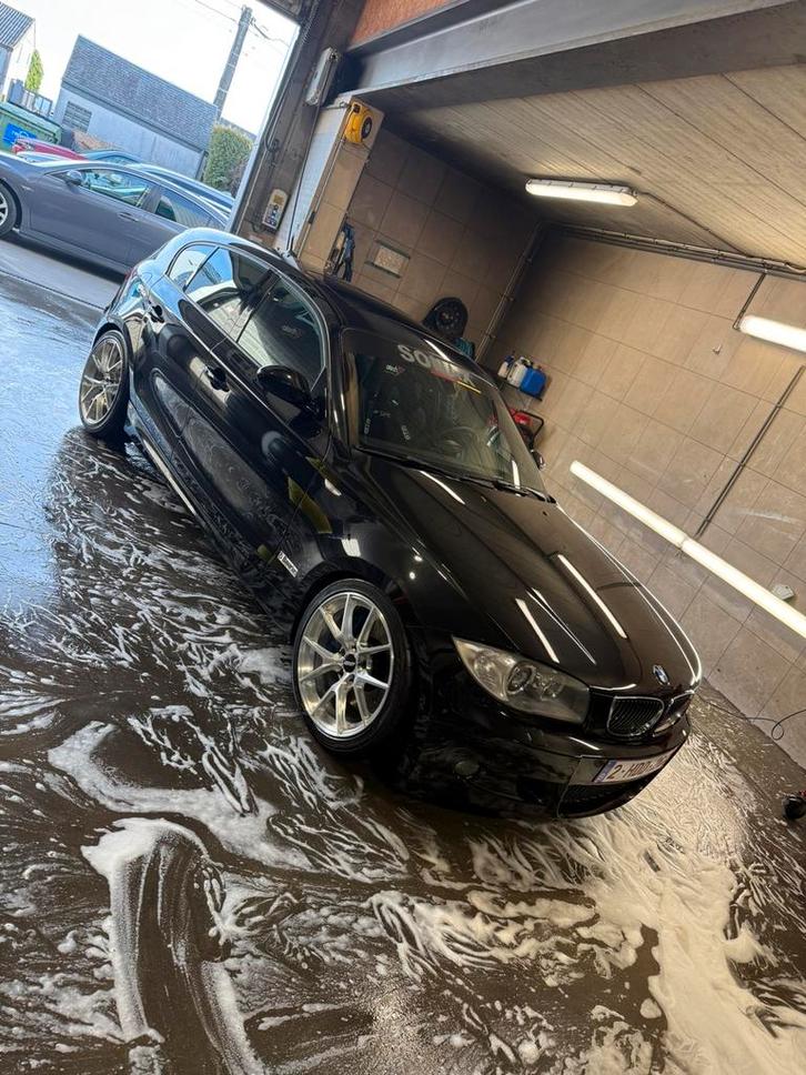 Bmw 130i pack m avec demande d’immatriculation, Auto's, BMW, Particulier, 1 Reeks, Lederen bekleding, Benzine, Euro 4, Stadsauto