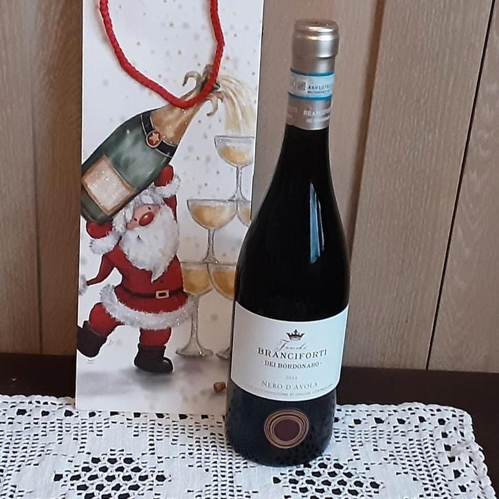 Rode Italiaanse (Sicilië) wijn + GRATIS cadeaupakket, Verzamelen, Wijnen, Nieuw, Rode wijn, Italië, Vol, Ophalen of Verzenden