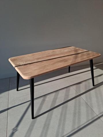 Salontafel in massief eikenhout  beschikbaar voor biedingen