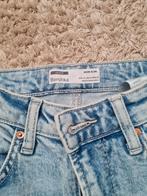 Jeansbroek bershka, Kleding | Dames, Spijkerbroeken en Jeans, Ophalen