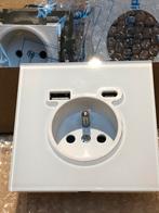 USB C 5V 2A stopcontact 230V 16A glazen paneel 82mm. Nieuw, Doe-het-zelf en Bouw, Ophalen of Verzenden, Nieuw, Stopcontact
