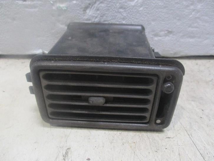 DASHBOARD LUCHTROOSTER RECHTS Ford Fiesta 1983-1989, Auto-onderdelen, Dashboard en Schakelaars, Ford, Gebruikt