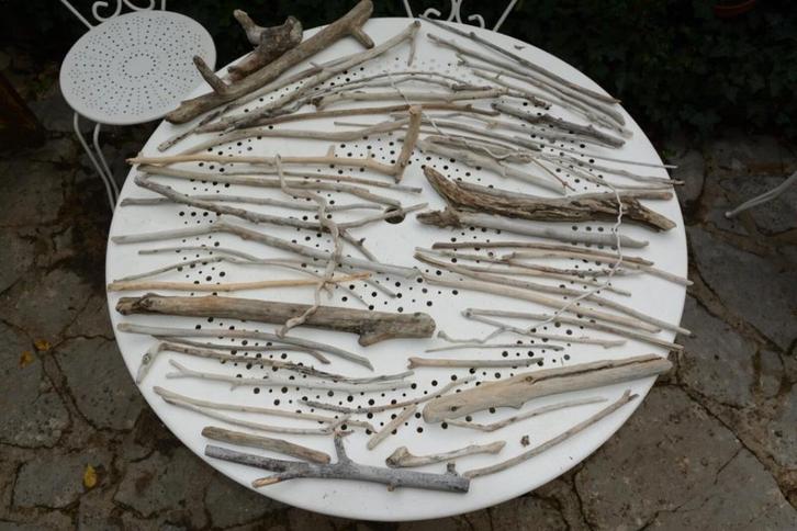 Drijfhout 61 stuks van 9 tot 53 cm N°65, Antiek en Kunst, Kunst | Beelden en Houtsnijwerken, Verzenden