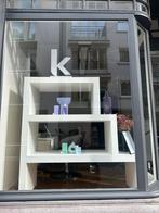 Wit etalagemeubel / displaykast op wieltjes, Huis en Inrichting, Ophalen, Overige materialen, Strak, 150 tot 200 cm