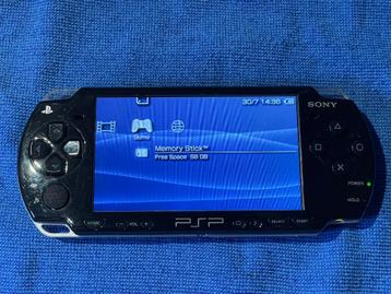 PSP 3000 met nieuwe batterij, glazen scherm & 64GB SD kaart beschikbaar voor biedingen