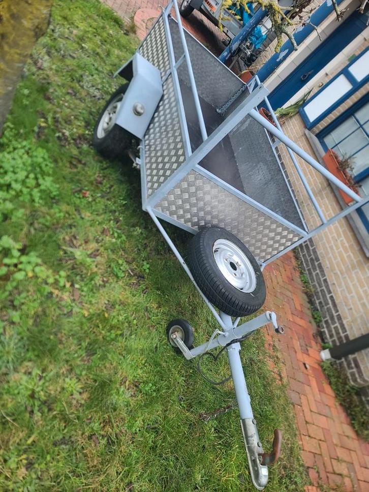 Remorque suspendue, Autos : Divers, Remorques, Enlèvement